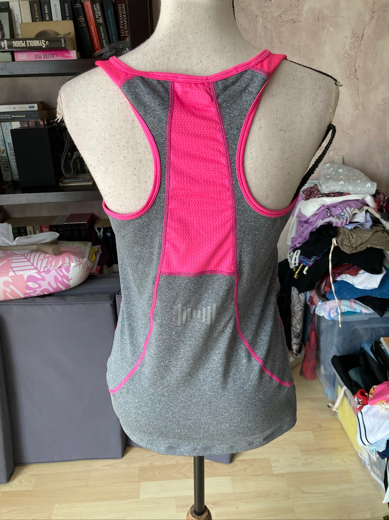 Preciosa camiseta deportiva talla L – photo 2
